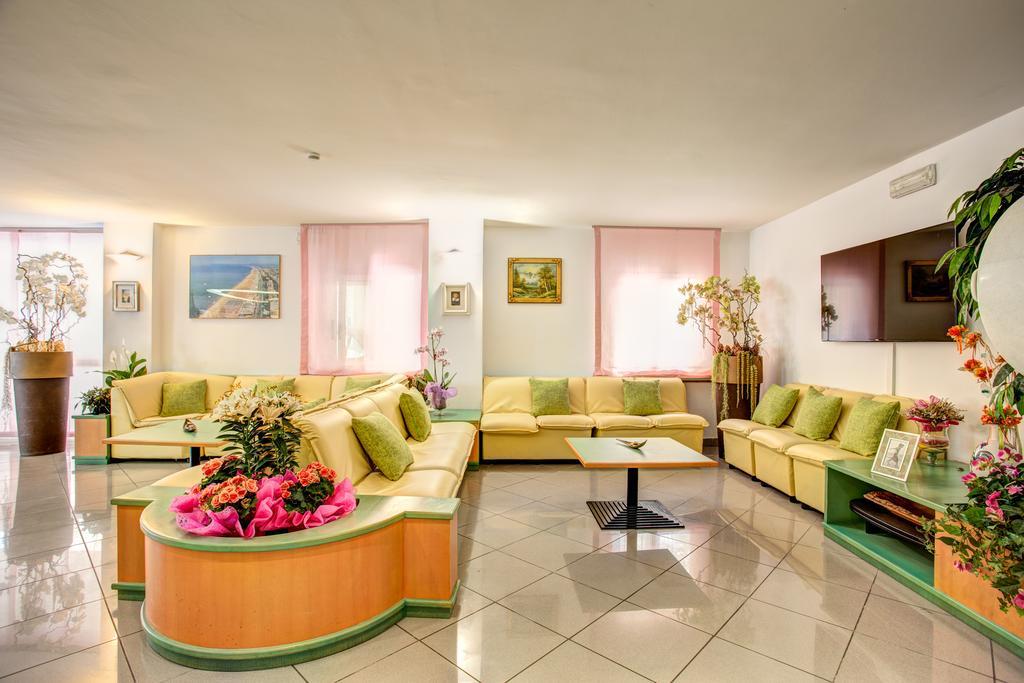 Hotel Oregon ริมินี ภายนอก รูปภาพ