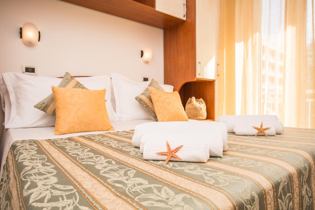 Hotel Oregon ริมินี ภายนอก รูปภาพ